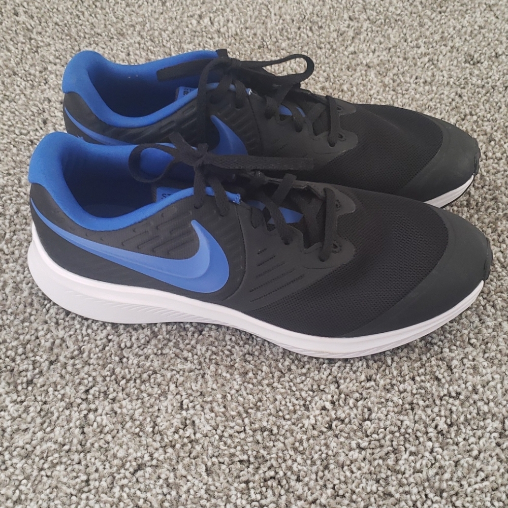 Nike Star Runner tennis shoes 7Y